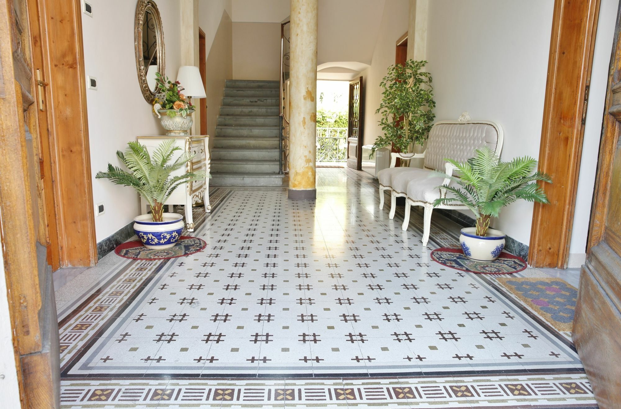 Lucca Relais Bed & Breakfast ภายนอก รูปภาพ