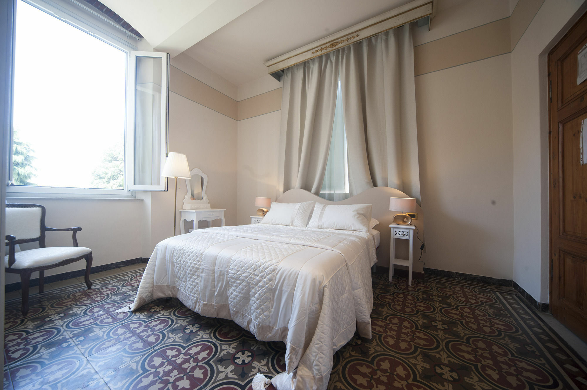 Lucca Relais Bed & Breakfast ภายนอก รูปภาพ